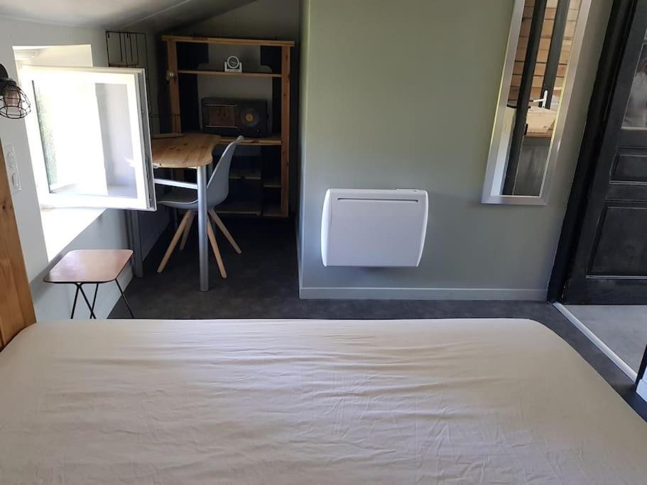 Petite Maison Type Loft En Plein Bourg D'Ambazac Екстериор снимка