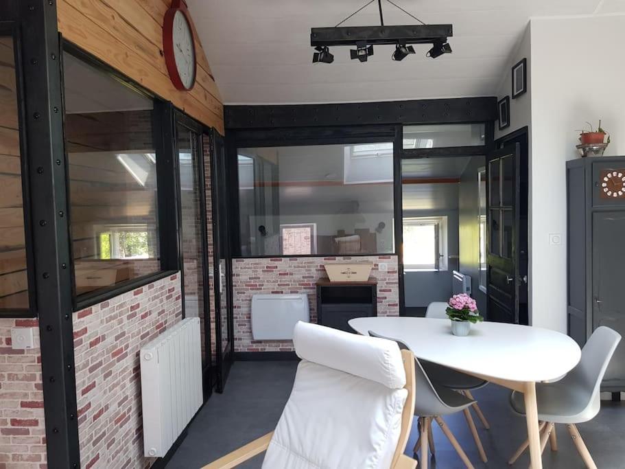 Petite Maison Type Loft En Plein Bourg D'Ambazac Екстериор снимка